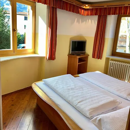Goldenes Kreuz - Since 1605 Hotel